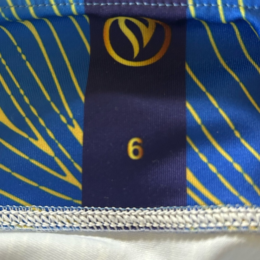 INKnBURN Vintage capris with cute back pockets - Picture 4 of 5